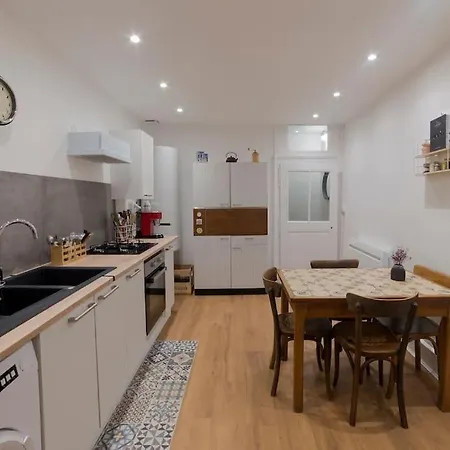 Cosy Hyper Centre
